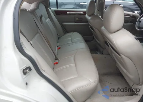 2005 Lincoln Town Car Signature Limited из США, поврежденный, VIN 1LNHM82W05Y664410